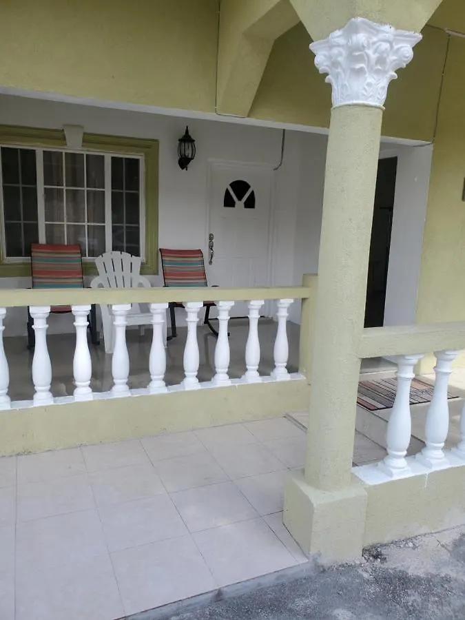 Guest house Comfy Guest Rooms Port Antonio